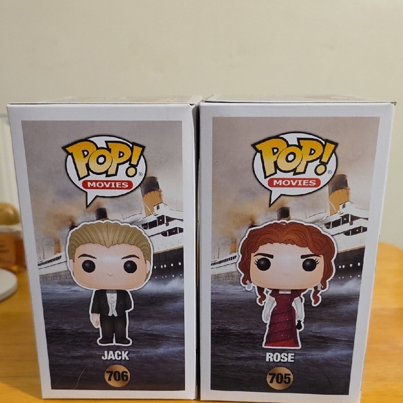 Funko Pop Titanic Jack and Rose Figures - Black and Purple - Picture 4 of 4